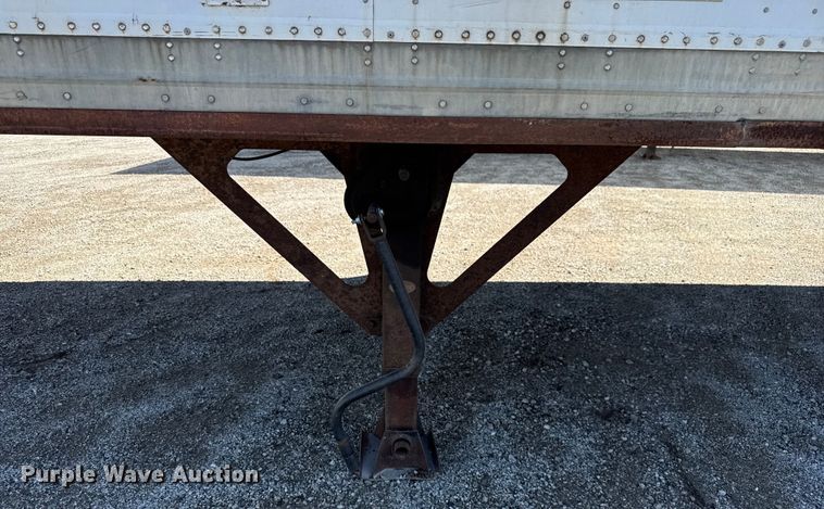 image for item EV1885 2002 Manac dry van trailer