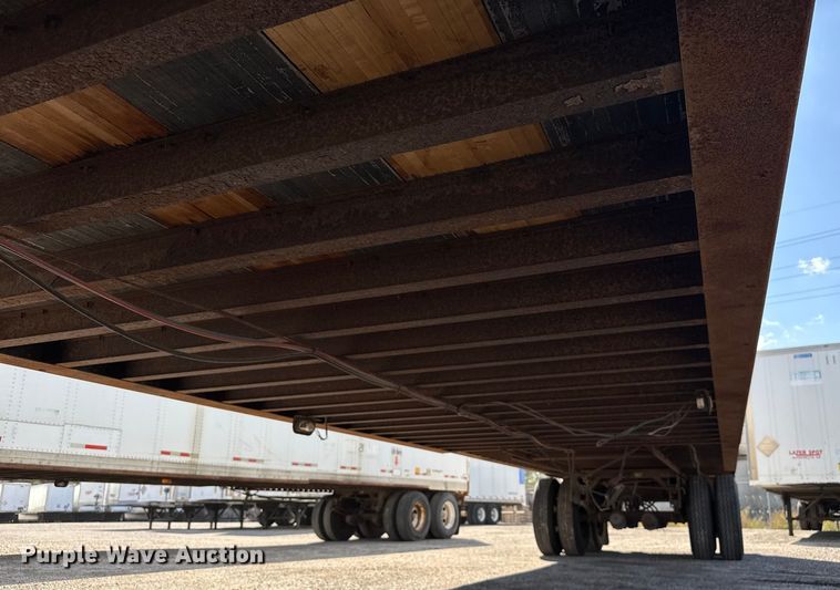 image for item EV1885 2002 Manac dry van trailer