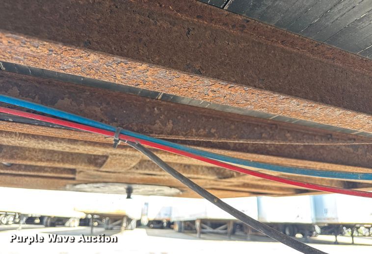 image for item EV1885 2002 Manac dry van trailer