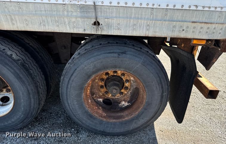 image for item EV1885 2002 Manac dry van trailer