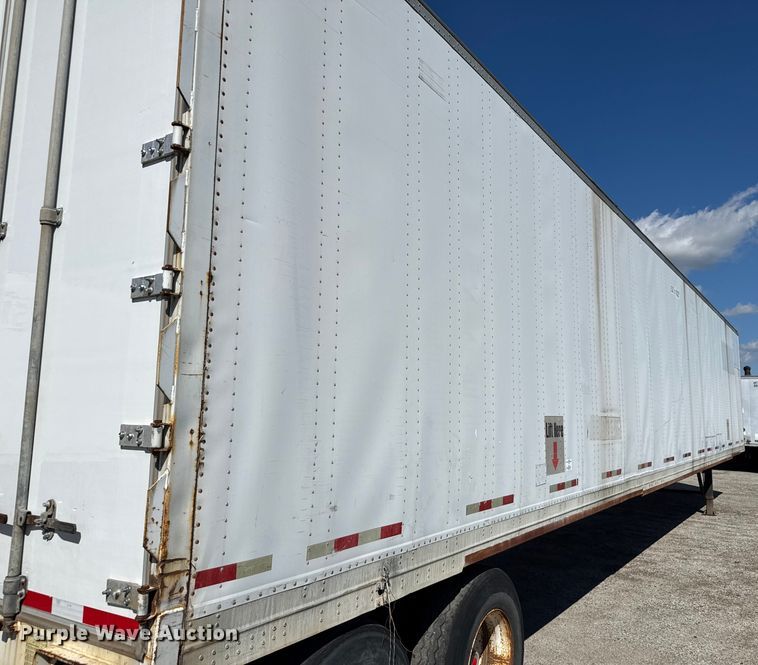 image for item EV1886 2002 Manac dry van trailer