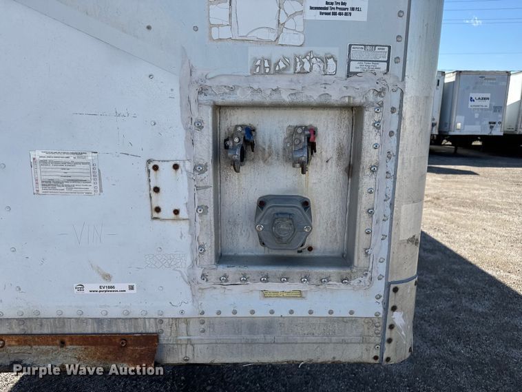 image for item EV1886 2002 Manac dry van trailer