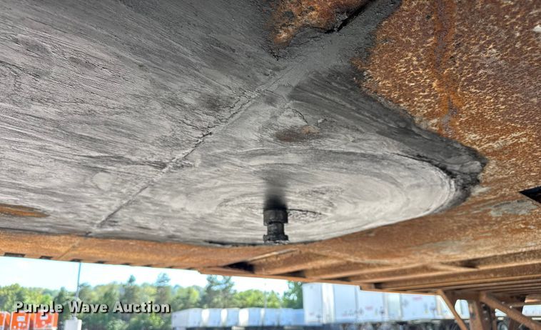 image for item EV1886 2002 Manac dry van trailer