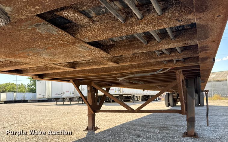 image for item EV1886 2002 Manac dry van trailer