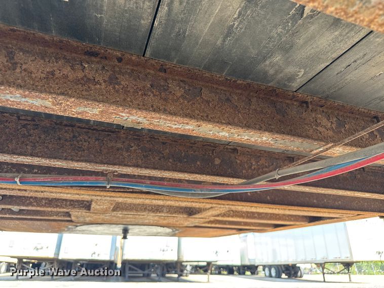 image for item EV1886 2002 Manac dry van trailer