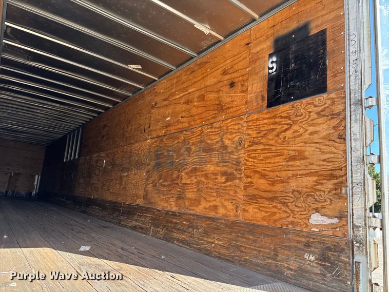 image for item EV1886 2002 Manac dry van trailer