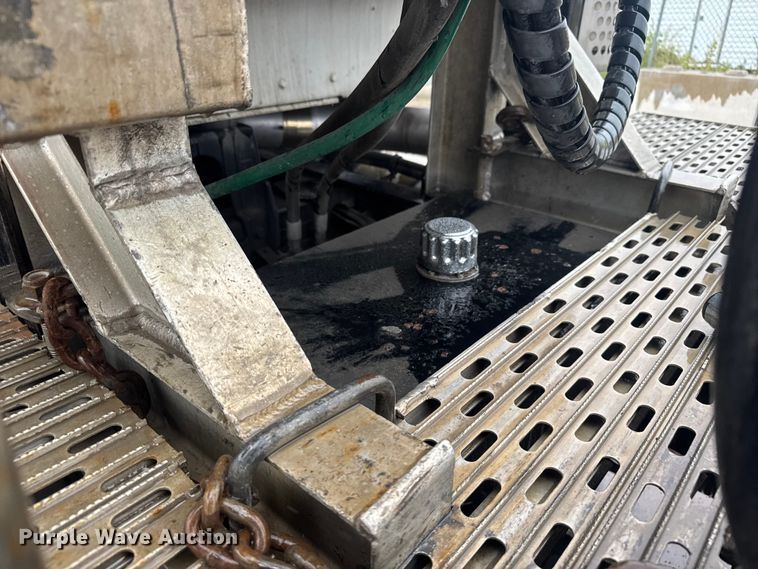 image for item EV1900 2003 Kenworth T600 semi truck