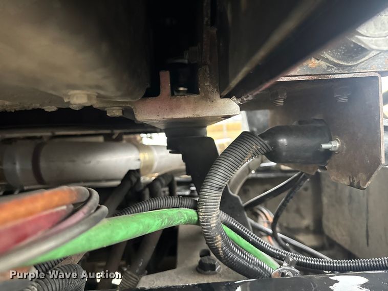 image for item EV1900 2003 Kenworth T600 semi truck