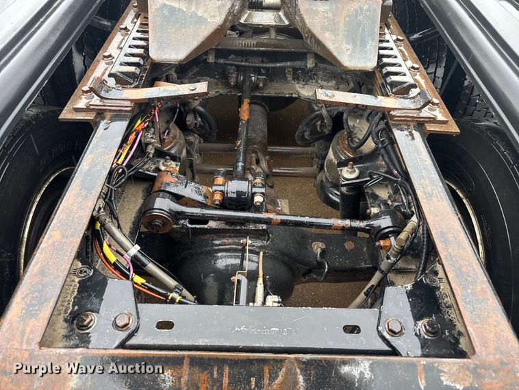 image for item EV1900 2003 Kenworth T600 semi truck