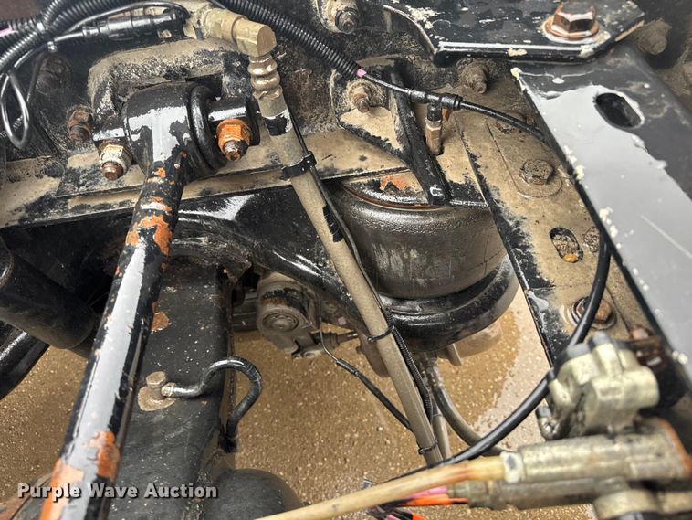 image for item EV1900 2003 Kenworth T600 semi truck