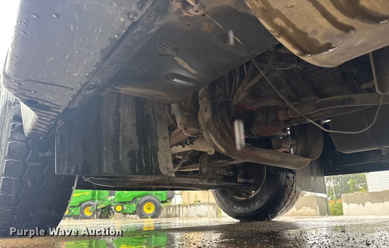 image for item EV1900 2003 Kenworth T600 semi truck