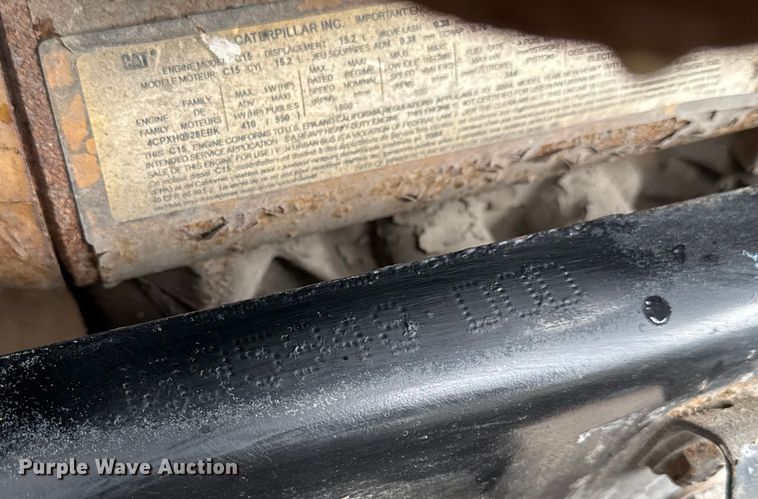 image for item EV1900 2003 Kenworth T600 semi truck