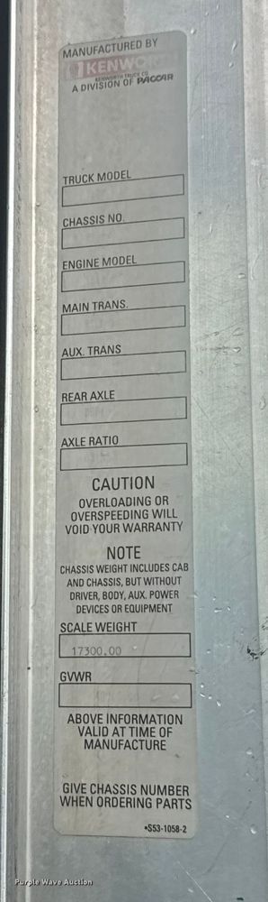 image for item EV1900 2003 Kenworth T600 semi truck