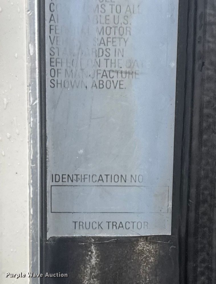 image for item EV1900 2003 Kenworth T600 semi truck