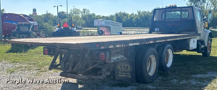 image for item EV1958 1997 International 4700 rollback truck