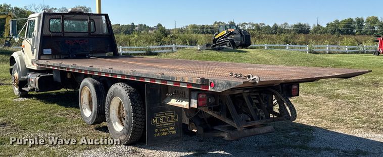 image for item EV1958 1997 International 4700 rollback truck