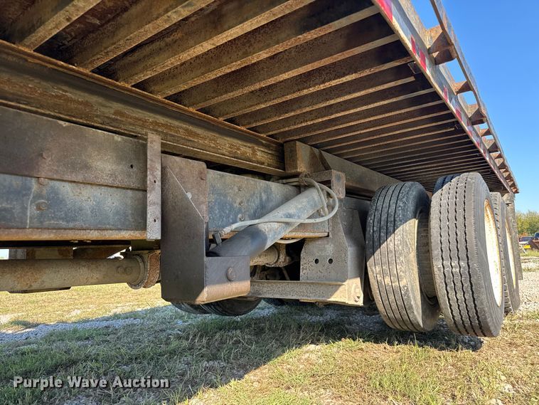 image for item EV1958 1997 International 4700 rollback truck