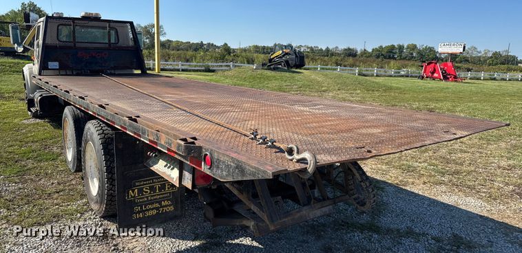 image for item EV1958 1997 International 4700 rollback truck