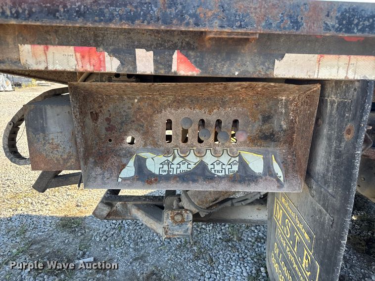 image for item EV1958 1997 International 4700 rollback truck