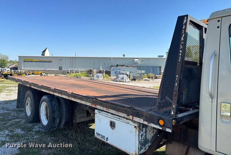 image for item EV1958 1997 International 4700 rollback truck