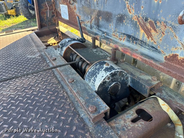 image for item EV1958 1997 International 4700 rollback truck