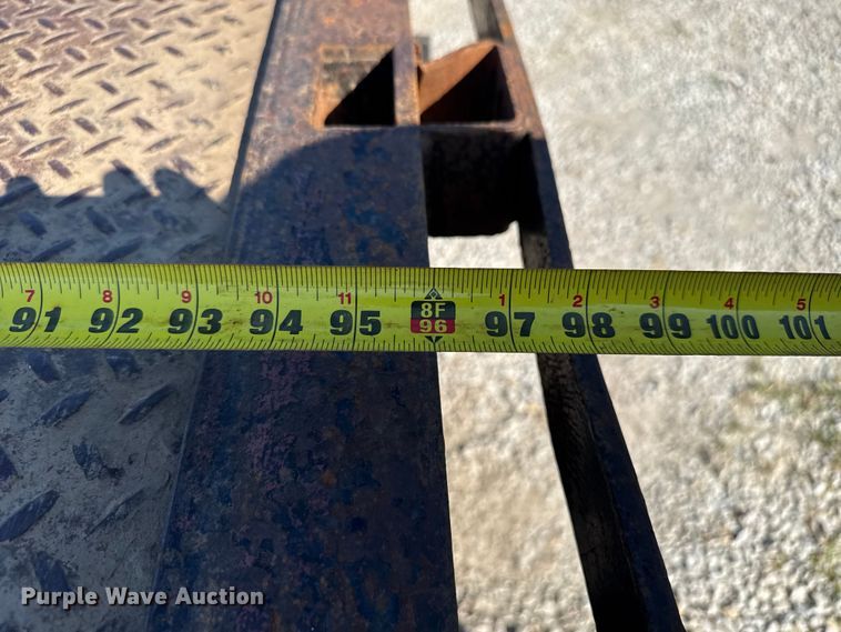 image for item EV1958 1997 International 4700 rollback truck