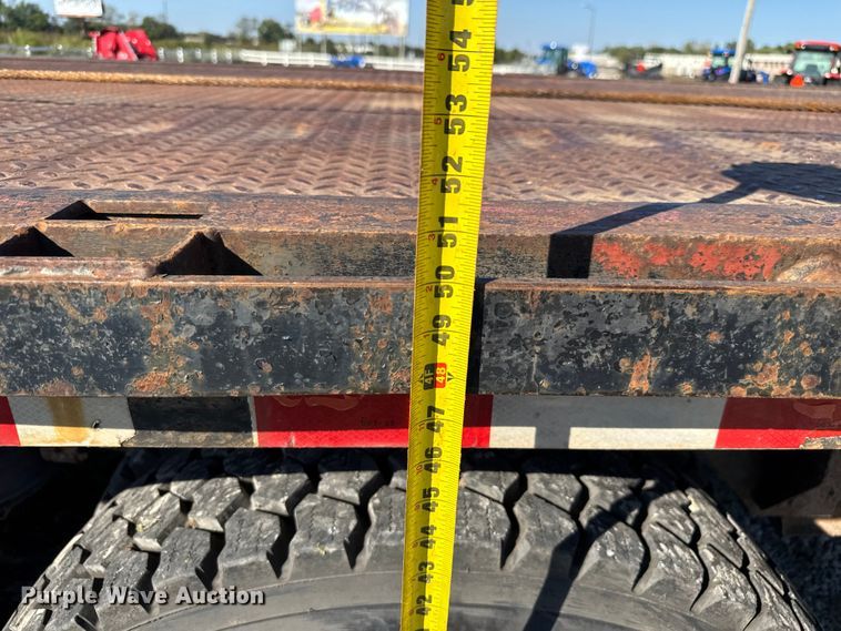 image for item EV1958 1997 International 4700 rollback truck