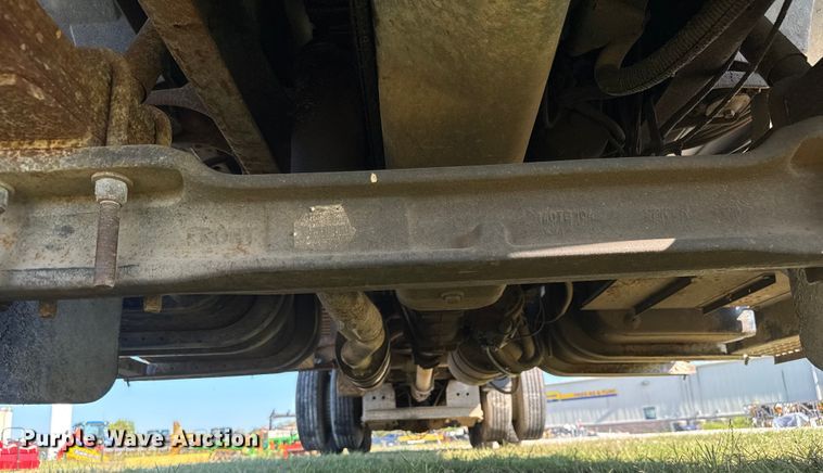 image for item EV1958 1997 International 4700 rollback truck