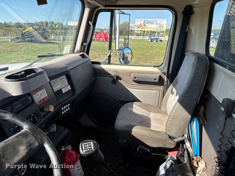 image for item EV1958 1997 International 4700 rollback truck