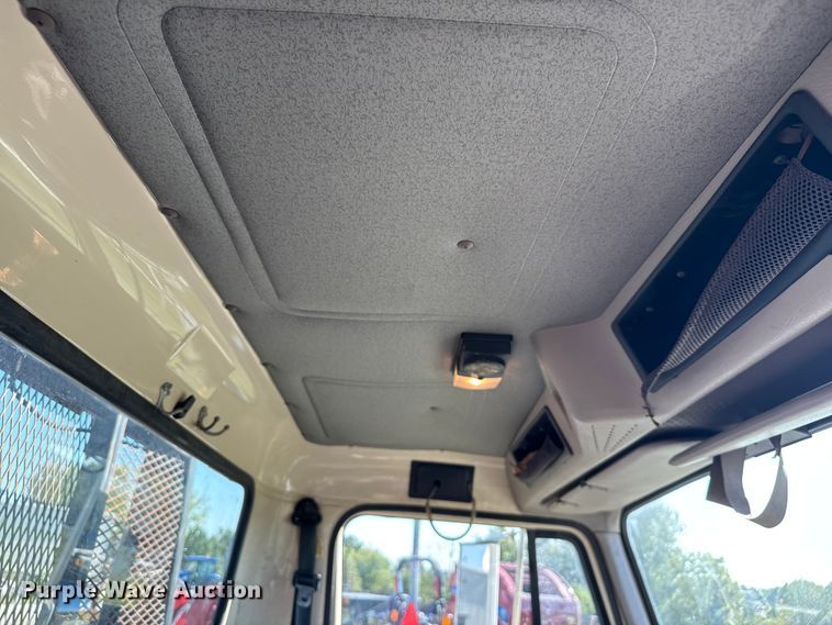 image for item EV1958 1997 International 4700 rollback truck