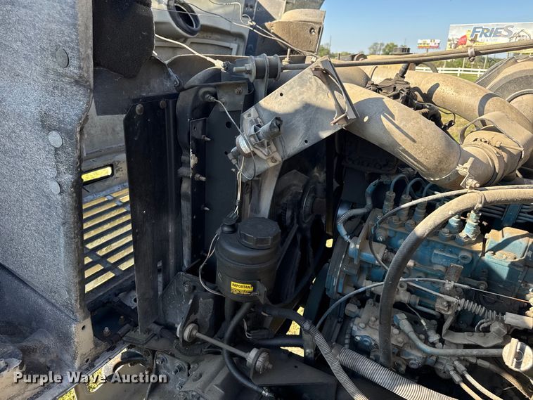 image for item EV1958 1997 International 4700 rollback truck