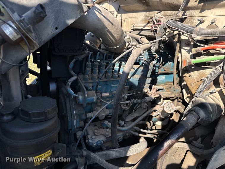 image for item EV1958 1997 International 4700 rollback truck