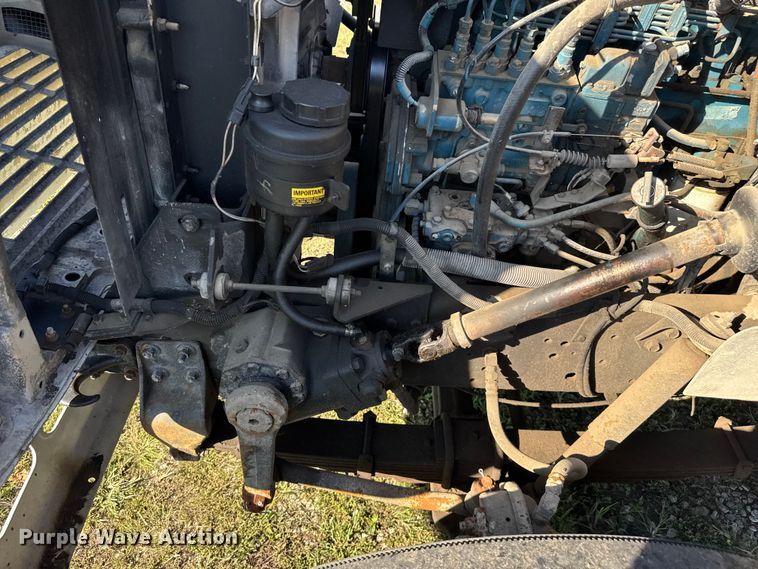 image for item EV1958 1997 International 4700 rollback truck