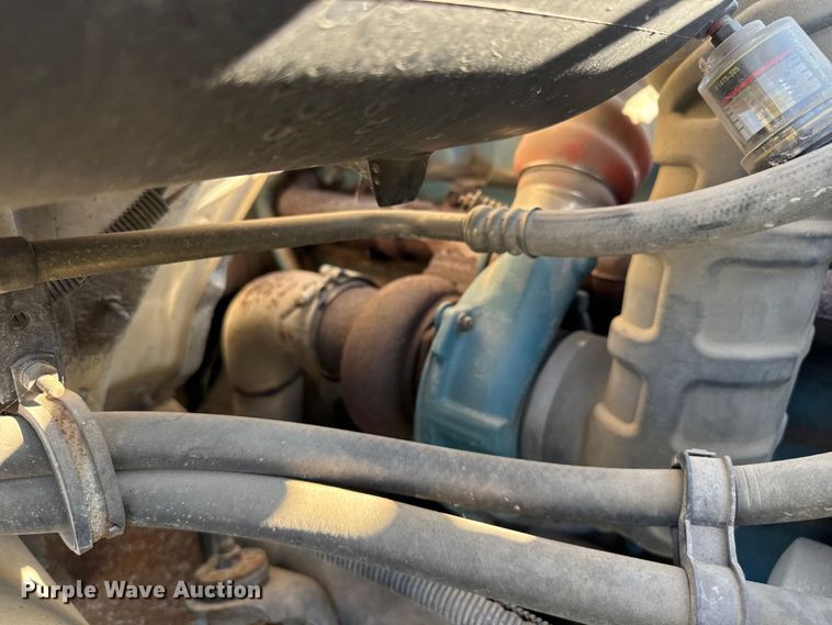 image for item EV1958 1997 International 4700 rollback truck