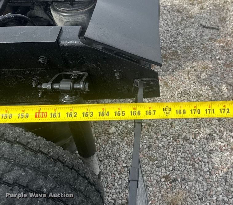 image for item EV1986 2004 Kenworth T800 semi truck