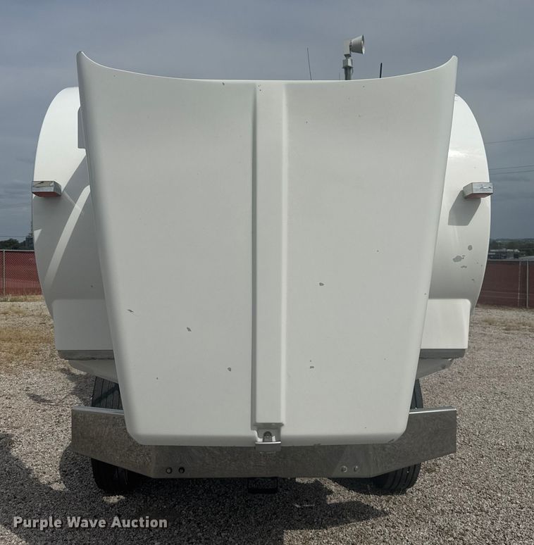 image for item EV1986 2004 Kenworth T800 semi truck