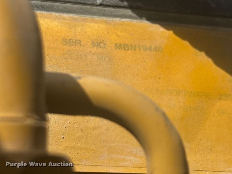 image for item EV1986 2004 Kenworth T800 semi truck