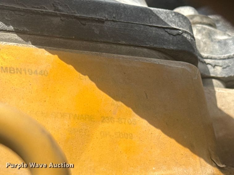 image for item EV1986 2004 Kenworth T800 semi truck