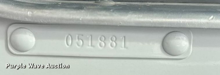 image for item EV1986 2004 Kenworth T800 semi truck