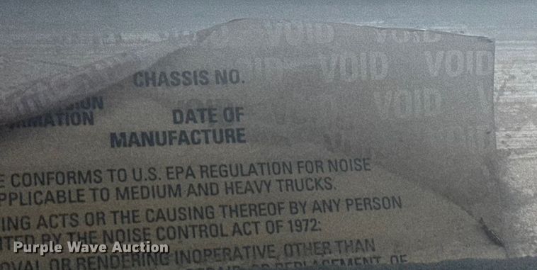 image for item EV1986 2004 Kenworth T800 semi truck