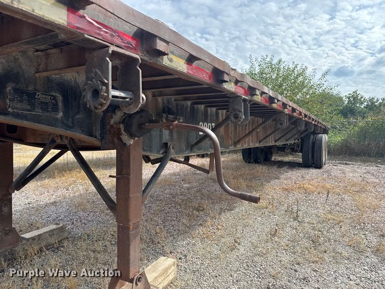 image for item EV1988 1987 Dorsey flatbed trailer