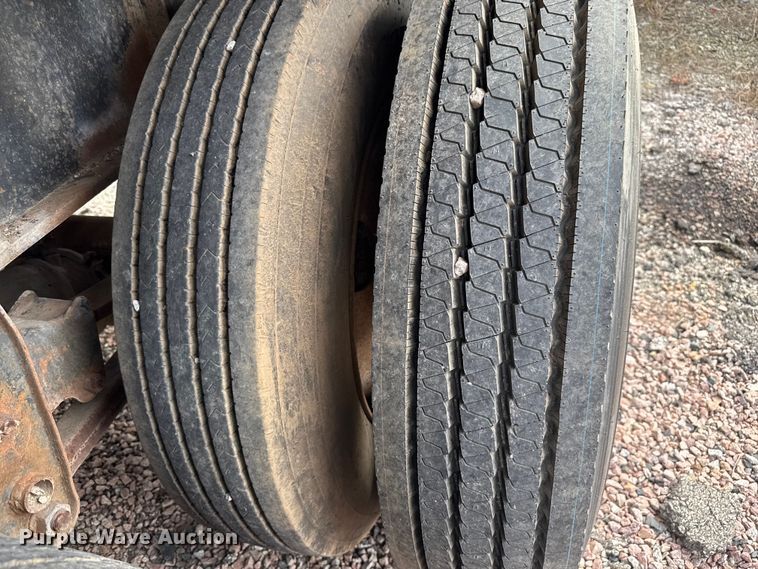 image for item EV1988 1987 Dorsey flatbed trailer