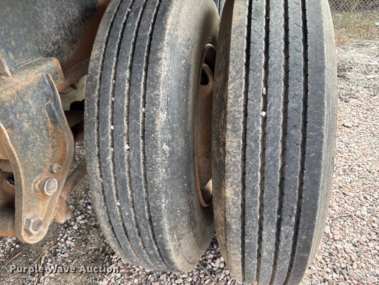 image for item EV1988 1987 Dorsey flatbed trailer