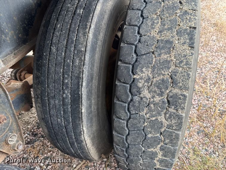 image for item EV1988 1987 Dorsey flatbed trailer