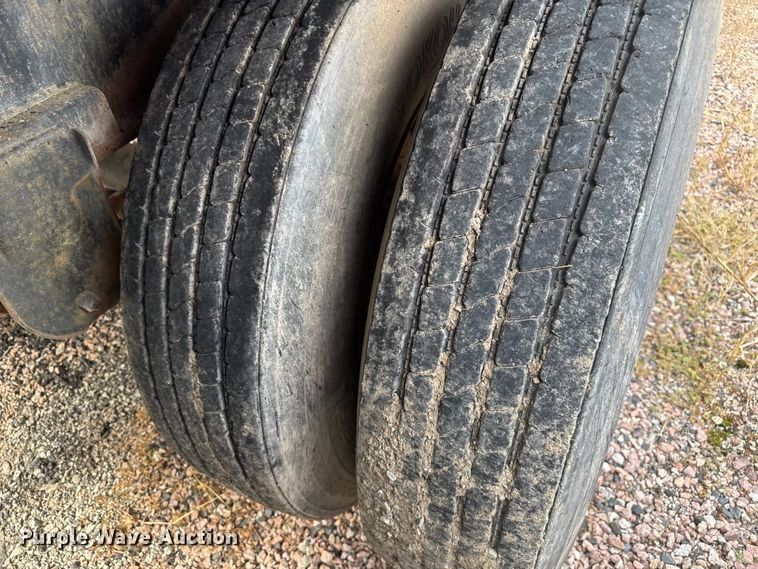 image for item EV1988 1987 Dorsey flatbed trailer