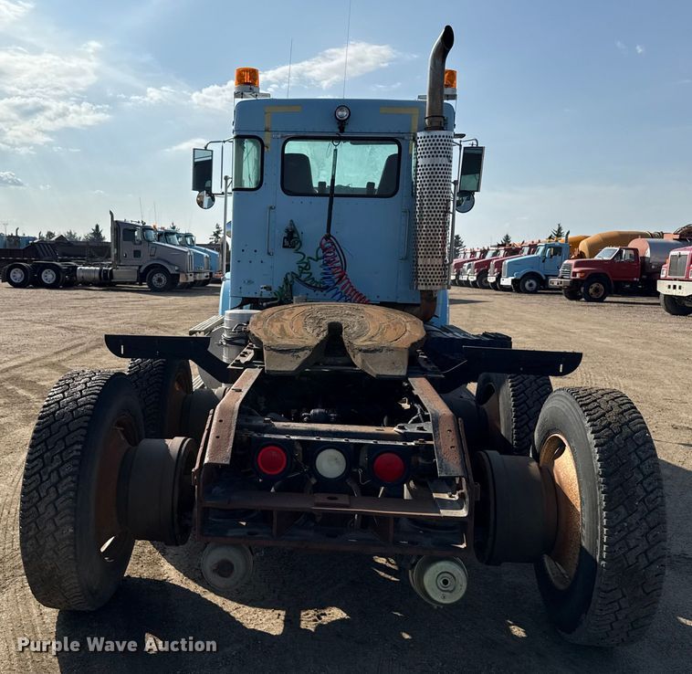 image for item ND9414 1999 Kenworth T800 semi truck