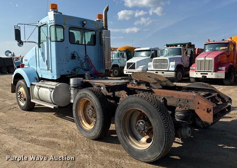 image for item ND9414 1999 Kenworth T800 semi truck