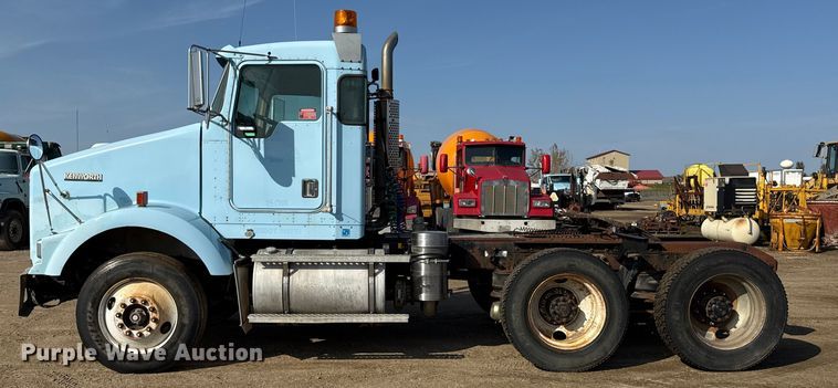image for item ND9414 1999 Kenworth T800 semi truck