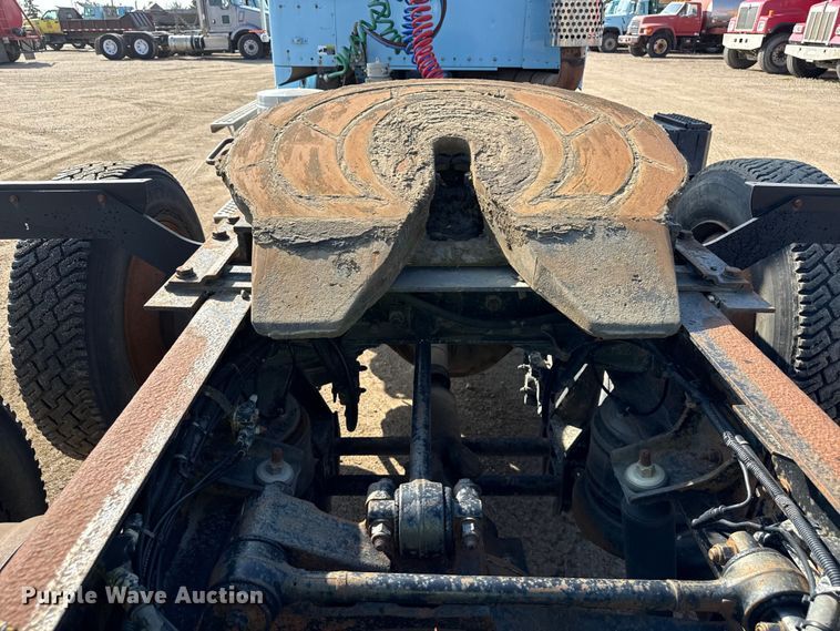 image for item ND9414 1999 Kenworth T800 semi truck