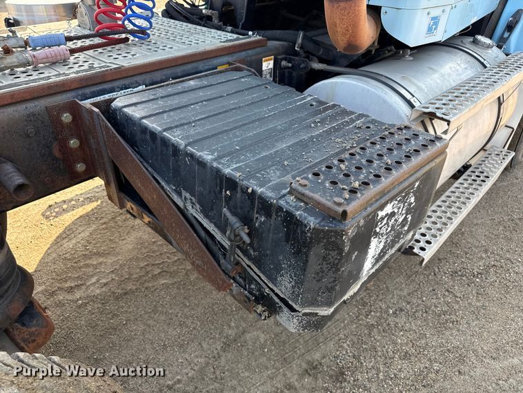 image for item ND9414 1999 Kenworth T800 semi truck